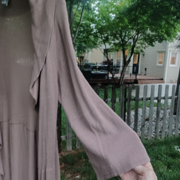 KENAR BOHO COASTAL GRANNY RUFFLED SWEATER WRAP MEDIUM MOCHA - Picture 6 of 17